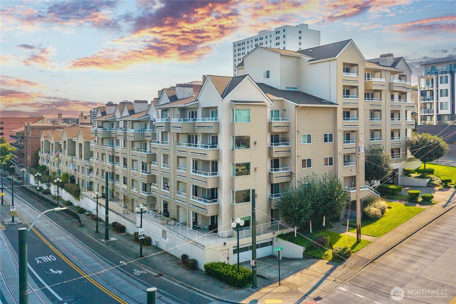 Property Photo: 1 Broadway 318 WA 98402