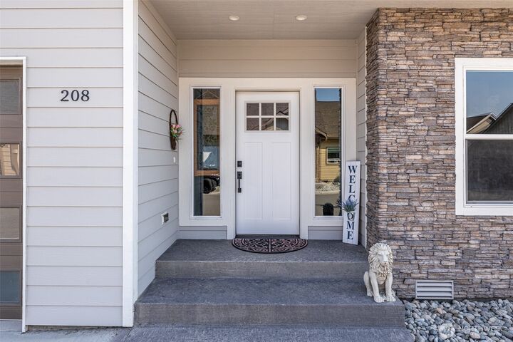 Property Photo:  208  Solomon Loop NW  WA 98802 