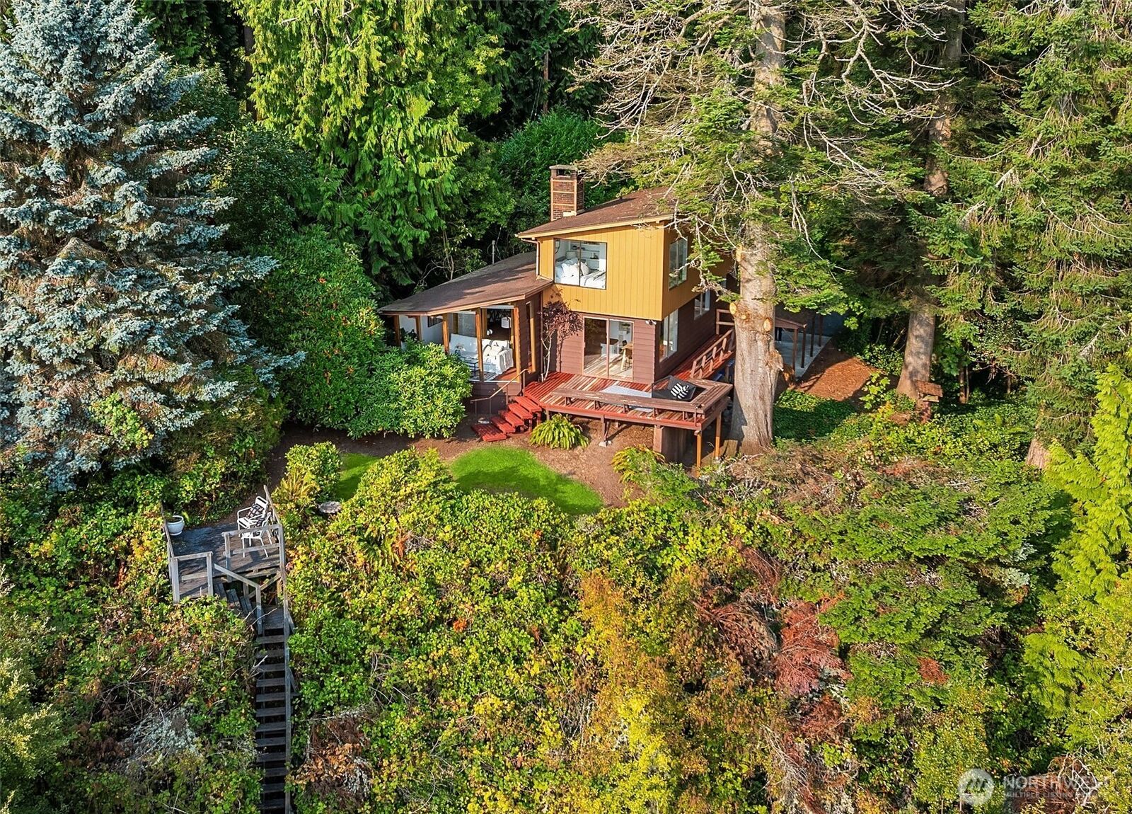 Property Photo:  9482  Green Spot Place NE  WA 98110 