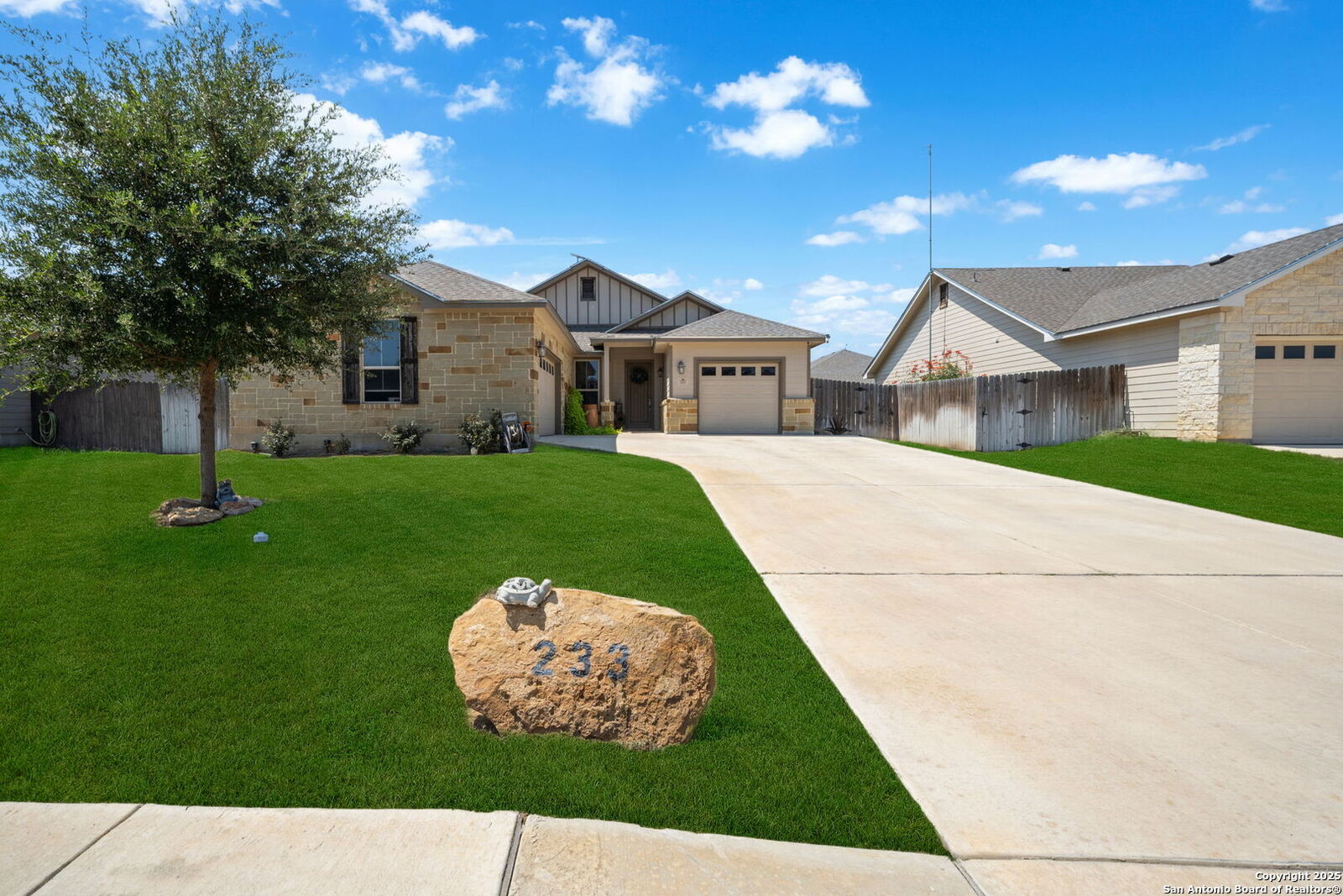 Property Photo:  233 Iron Gate  TX 78064 