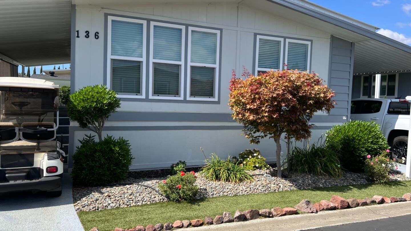 Property Photo:  136 Vinewood Lane 136  CA 95037 