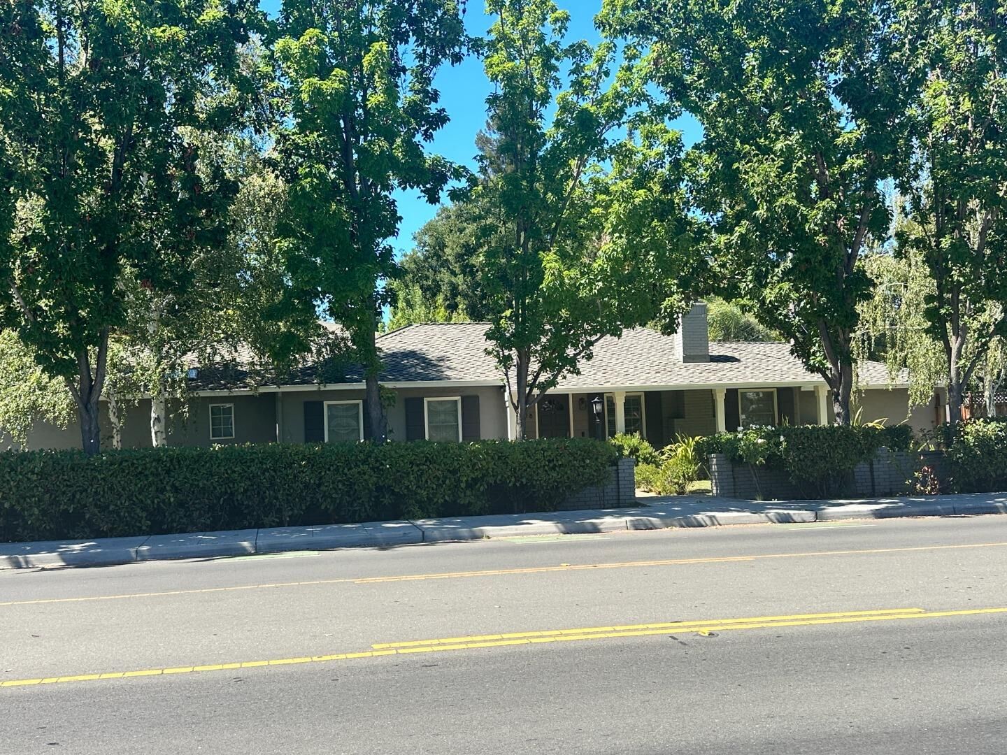 Property Photo:  1278 Santa Cruz Avennue  CA 94025 