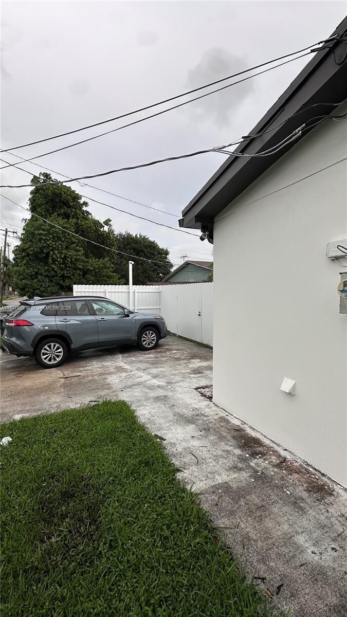Property Photo:  2415 Thomas St B  FL 33020 