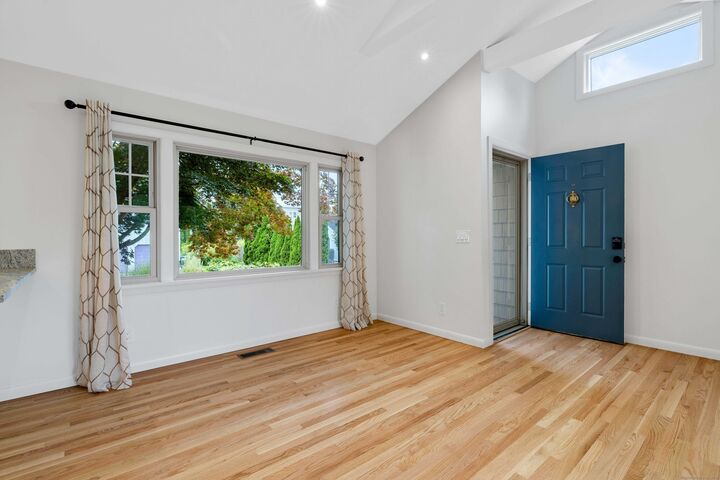 Property Photo:  5 Pleasant Street  CT 06355 