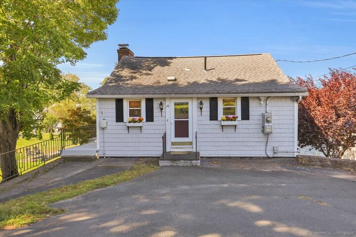 Property Photo:  10 Lakeside Lane  CT 06043 