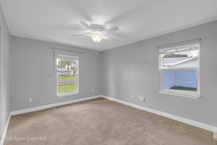 Property Photo:  920 Waialae Circle NE  FL 32905 