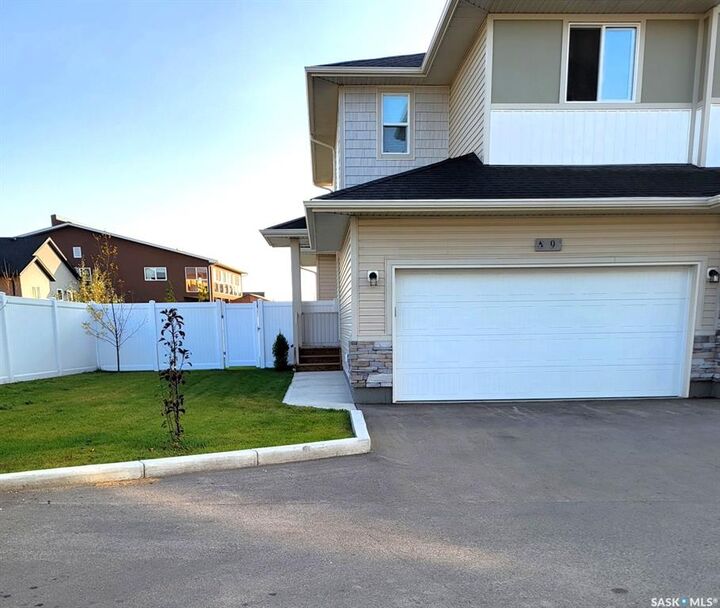 Property Photo:  115 Feheregyhazi Boulevard 9  SK S7W 1J6 
