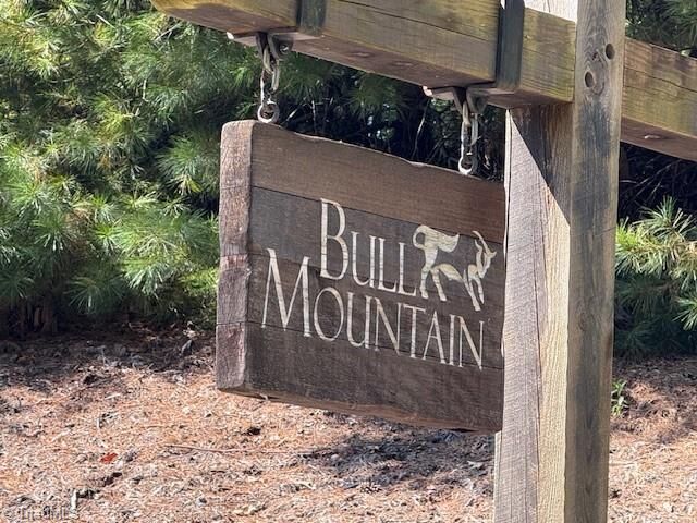 Property Photo:  38 Mill Creek Court  NC 28651 