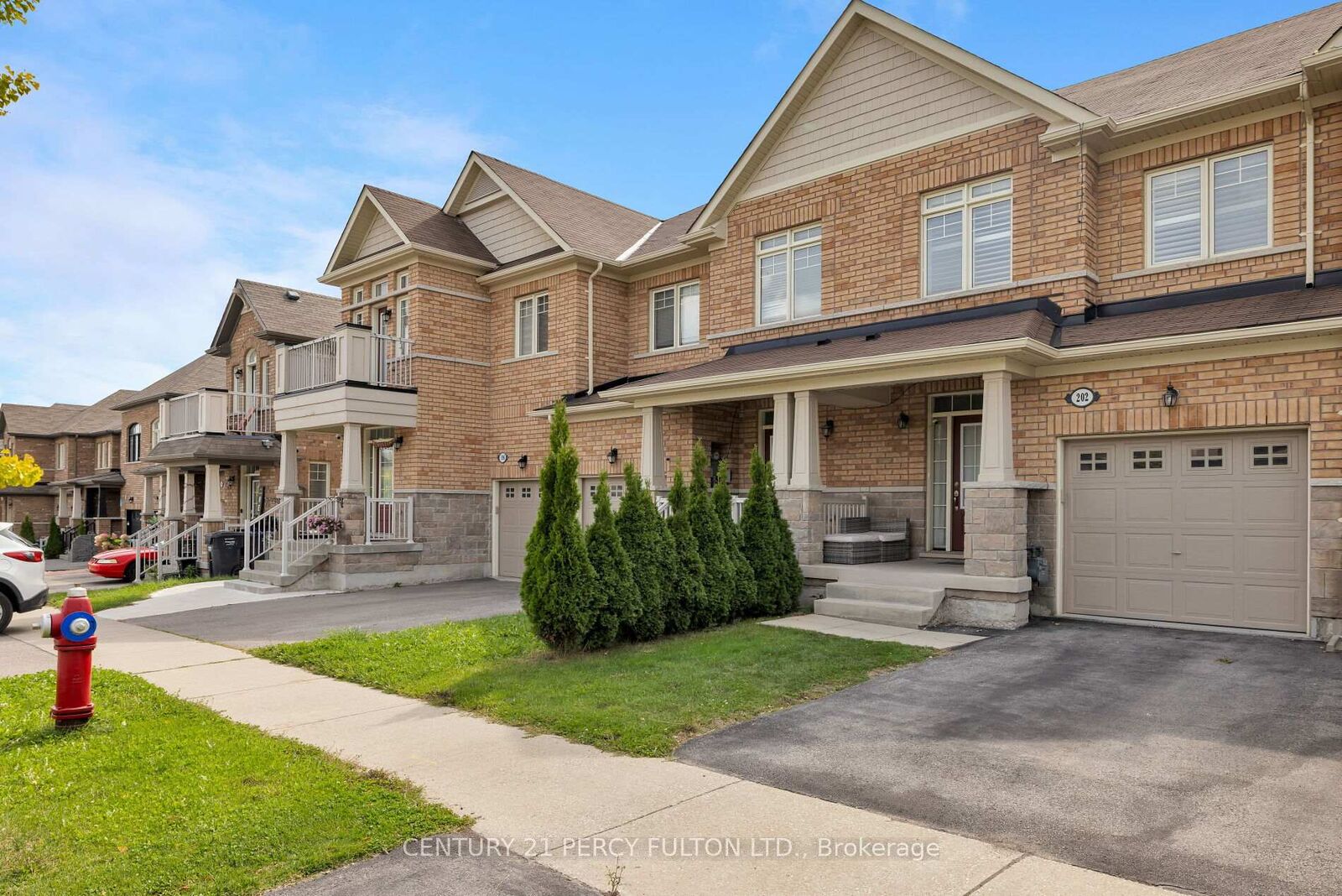 Photo de la propriété:  202 Sky Harbour Drive  ON L6Y 2Z7 