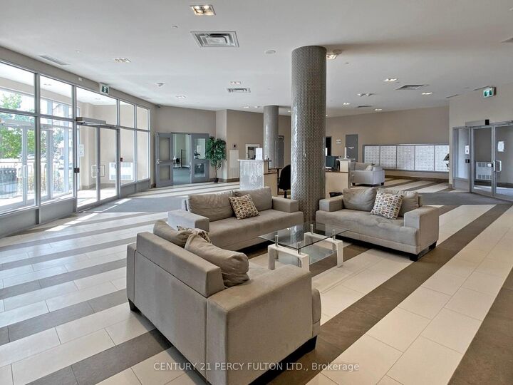 Property Photo:  2152 Lawrence Avenue E 1504  ON M1R 0B5 