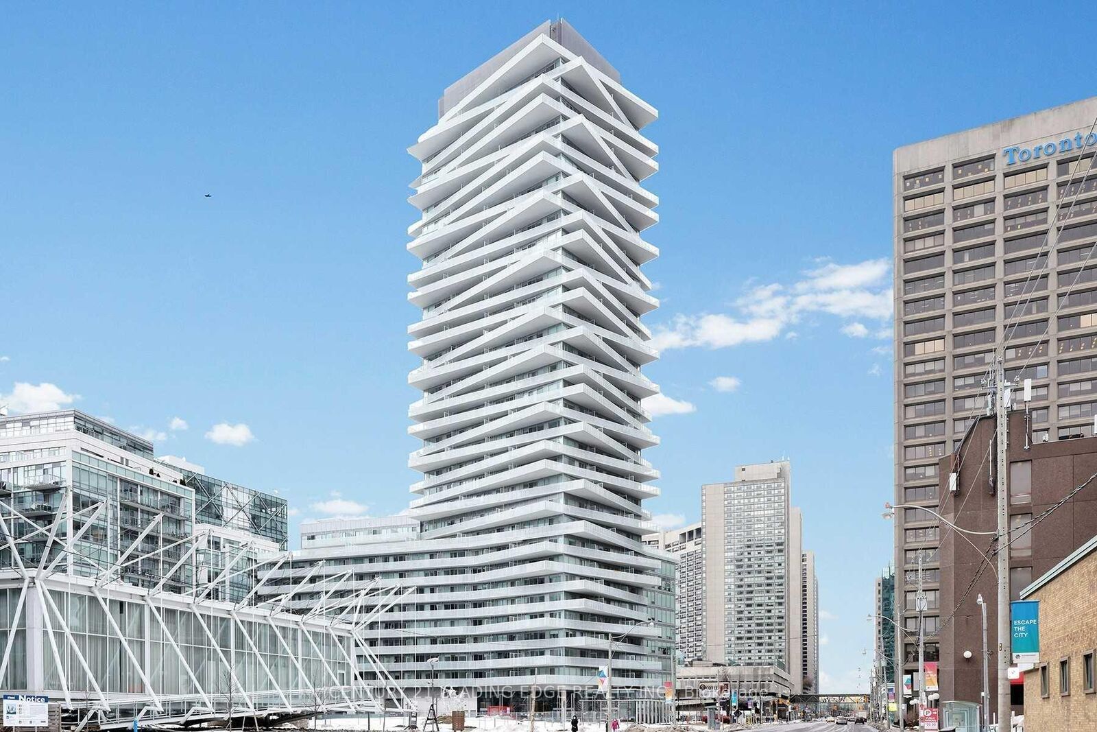 Property Photo:  15 Queens Quay E 1407  ON M5E 0C5 