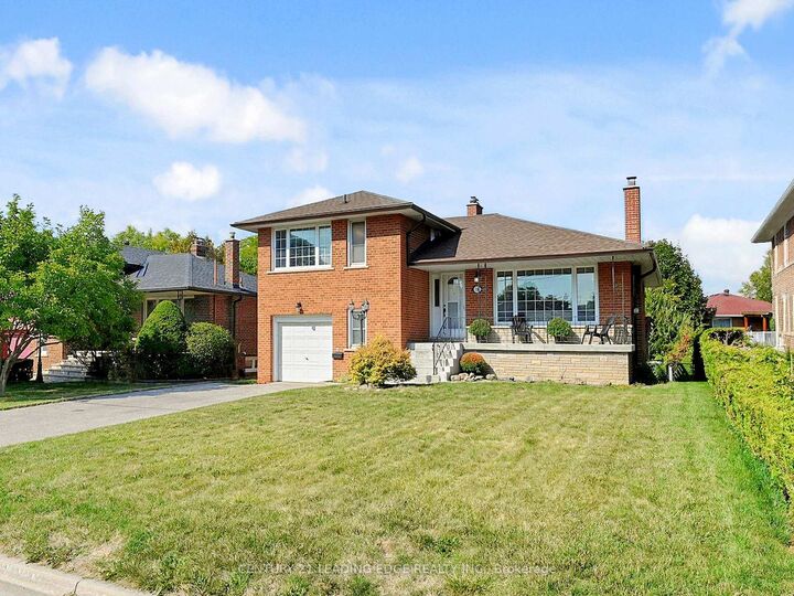 Photo de la propriété:  78 Ruscica Drive  ON M4A 1R4 
