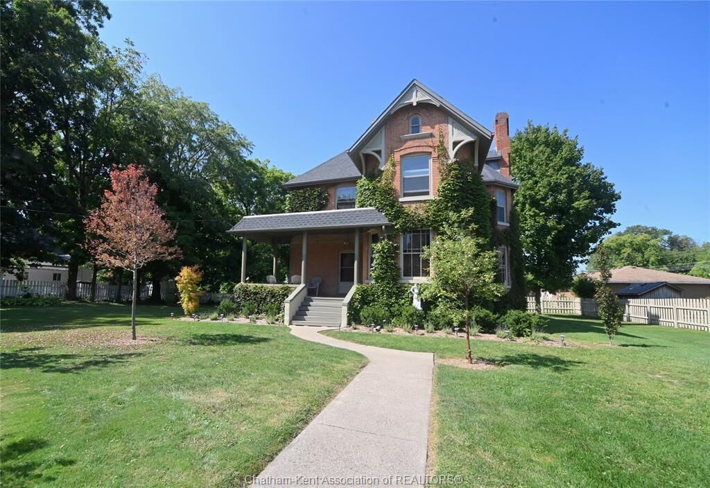 Property Photo:  4 Sherman Street  ON N0P 2K0 