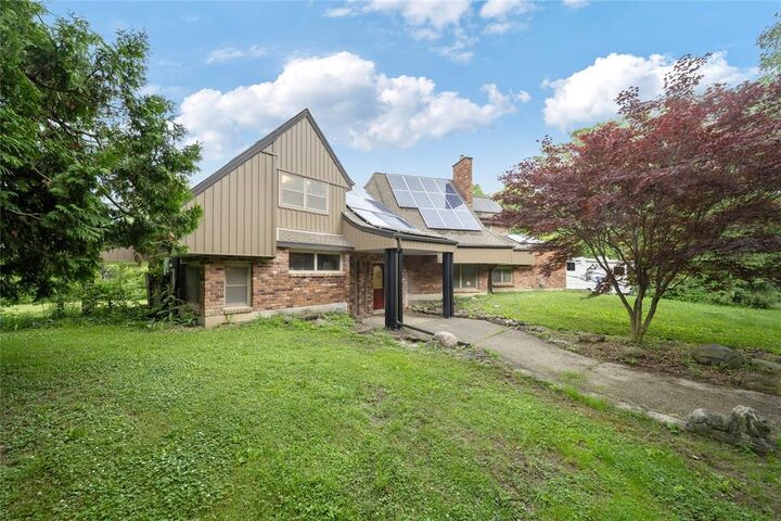Property Photo: 30622 Hungry Hollow Road ON N0M 1B0