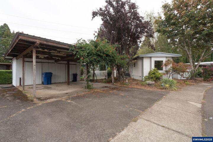 Property Photo: 5355 River Rd N 56 OR 97303