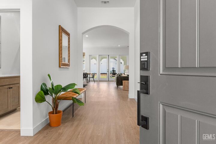 Property Photo: 7006 Orchard View Drive CA 93314