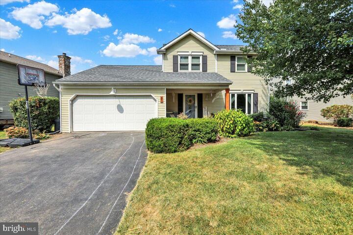 81 W South Avenue  Landisville PA 17538 photo