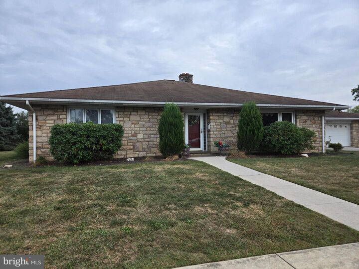 814 E Oak Street  Palmyra PA 17078 photo