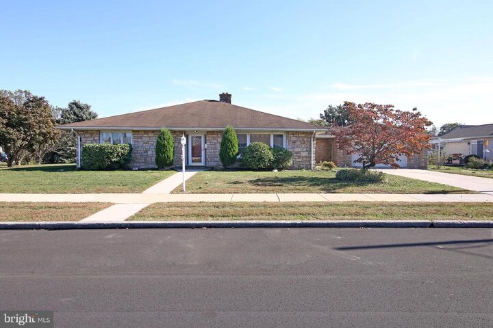 814 E Oak Street  Palmyra PA 17078 photo