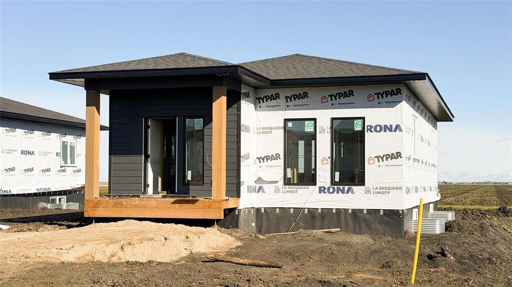 Property Photo:  299 Normandeau Avenue  MB R5H 0C7 