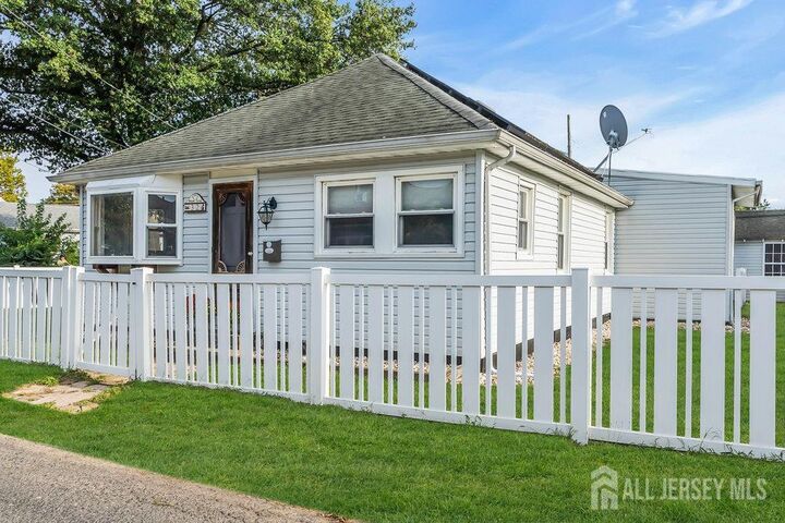 32 Moran Place  Keansburg NJ 07734 photo