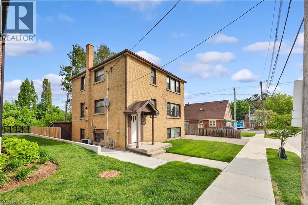 Property Photo:  102 Sydney Street North 2  ON N2H 3L7 
