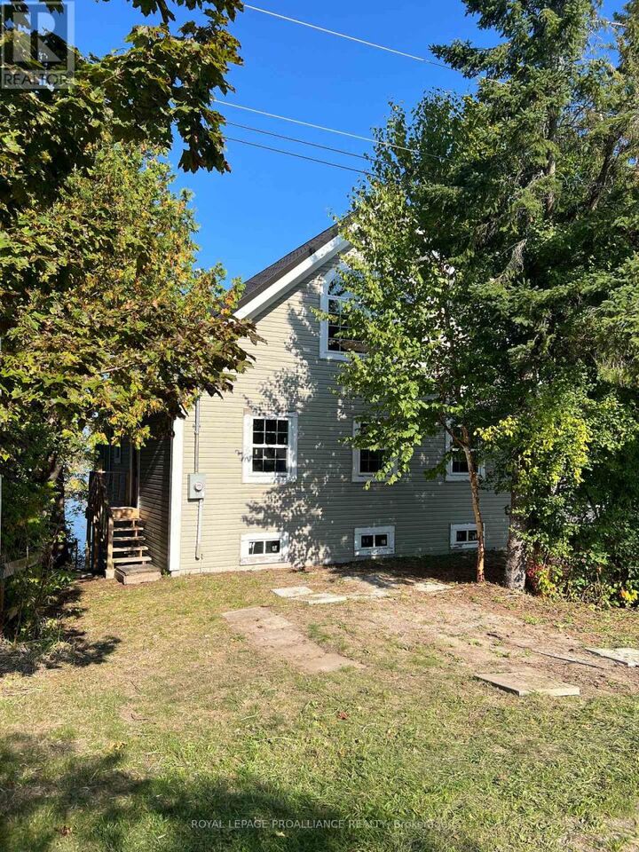 Property Photo:  5427 Young Street 410  ON K0K 2H0