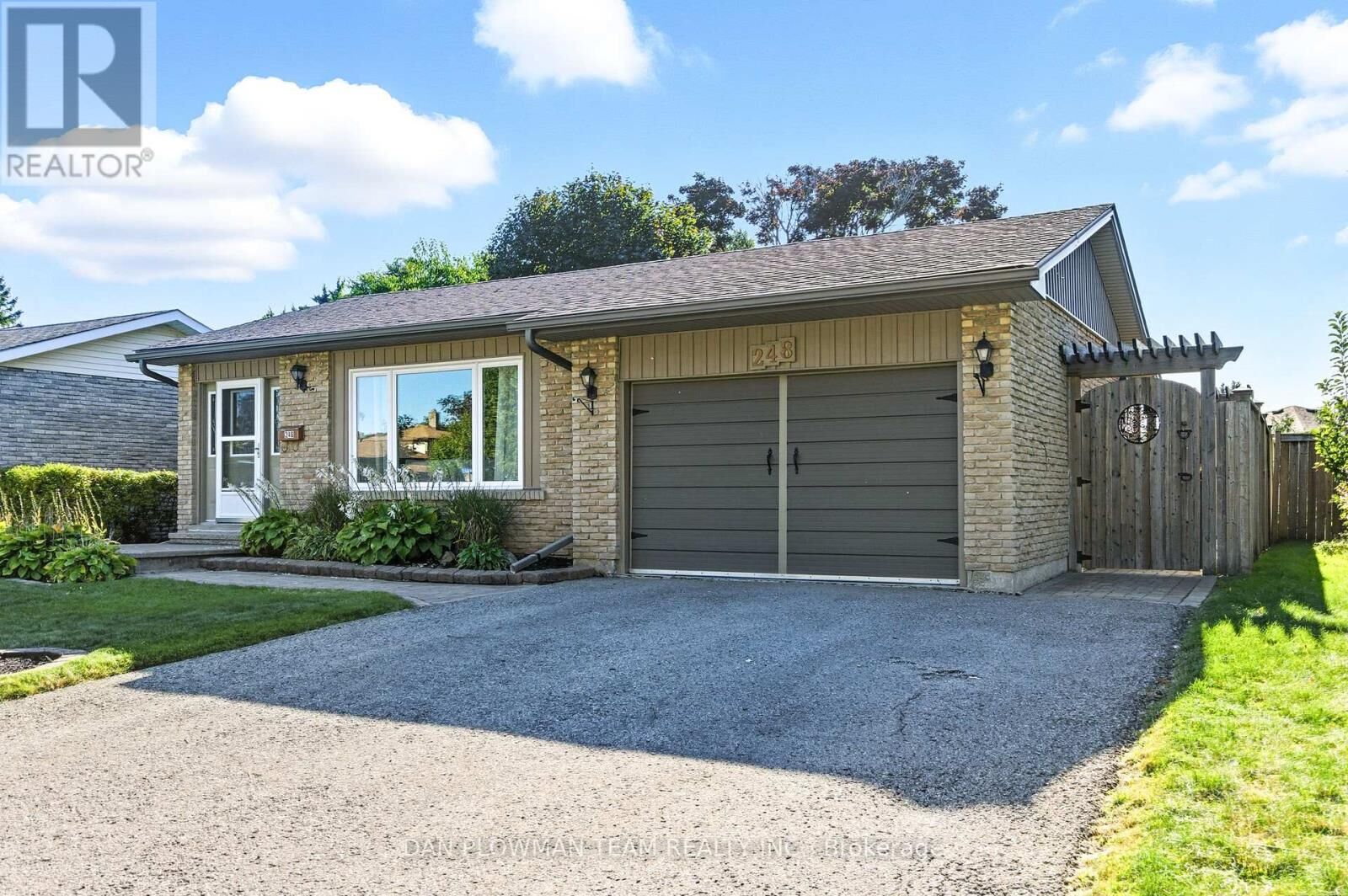 Property Photo:  248 Keewatin Street South  ON L1H 6Z8 
