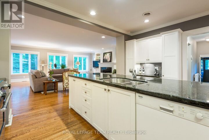 Property Photo:  251 Park Road  ON K1M 0C9 