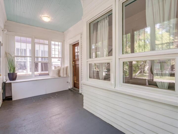 Property Photo:  566 Beresford Avenue  MB R3L 1J7 
