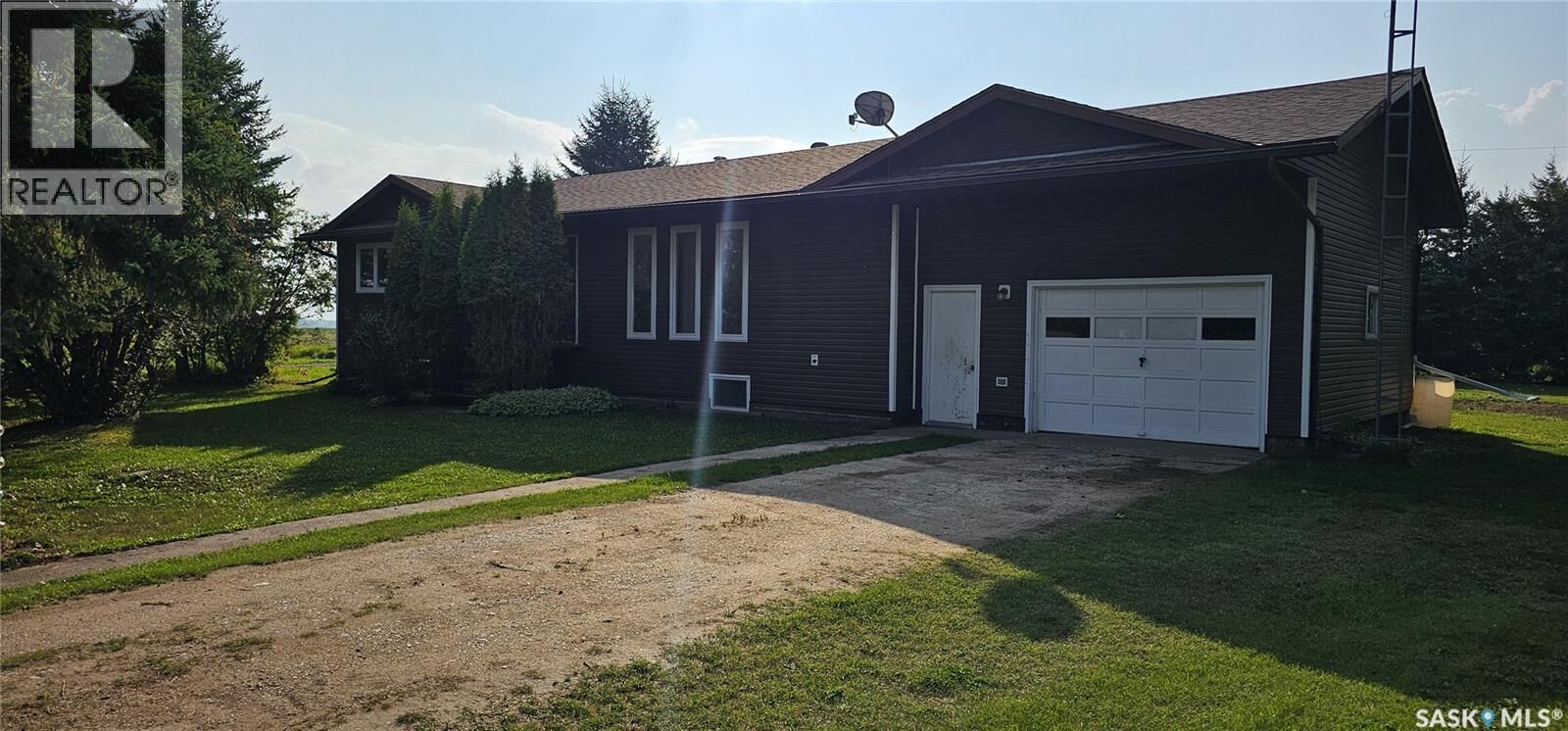 Property Photo:  28 Kennedy Street  SK S0E 1B0 