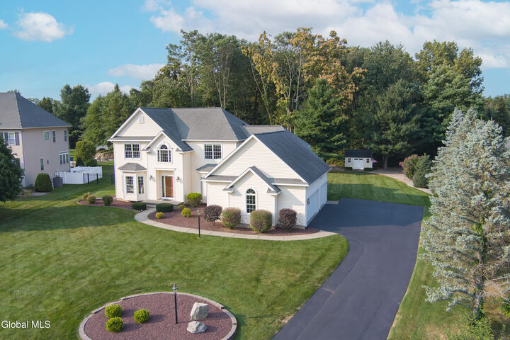 Property Photo: 19 Devonshire Way NY 12065