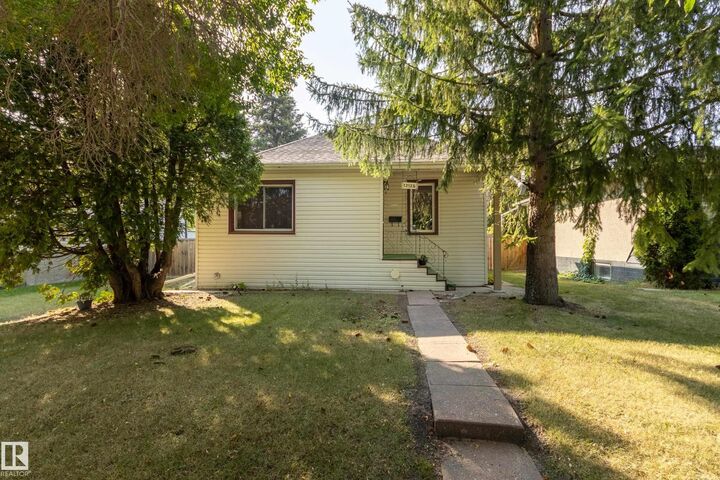 12126 39 Street NW  Edmonton AB T5W 2K1 photo
