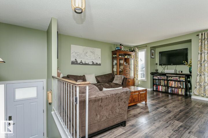 Property Photo:  3520 33 Avenue NW  AB T6L 5G6 