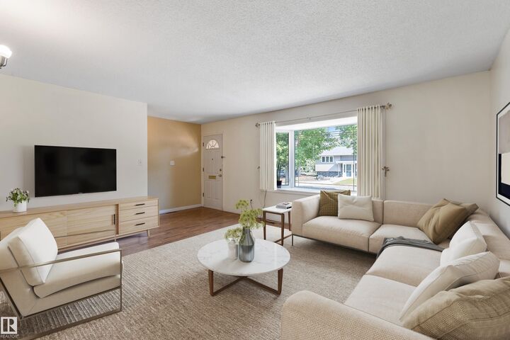 Property Photo:  26 Peacock Drive  AB T8A 0A8 