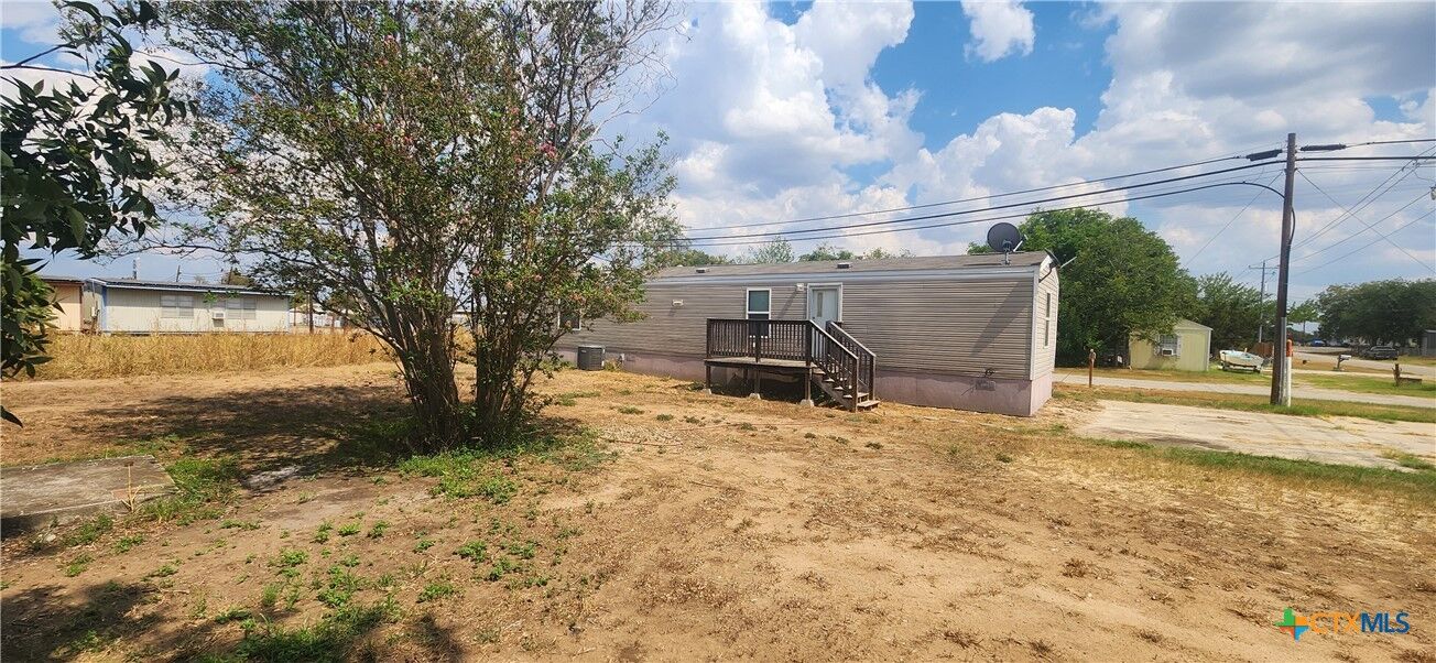 Property Photo:  414 14th Street  TX 78161 