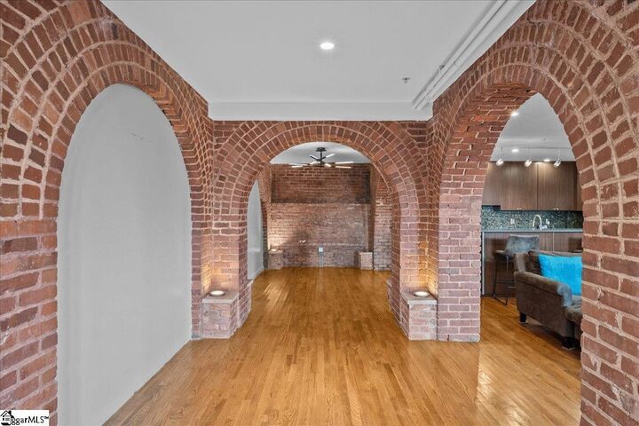 Property Photo:  400 E Washington Street Unit 27  SC 29601 