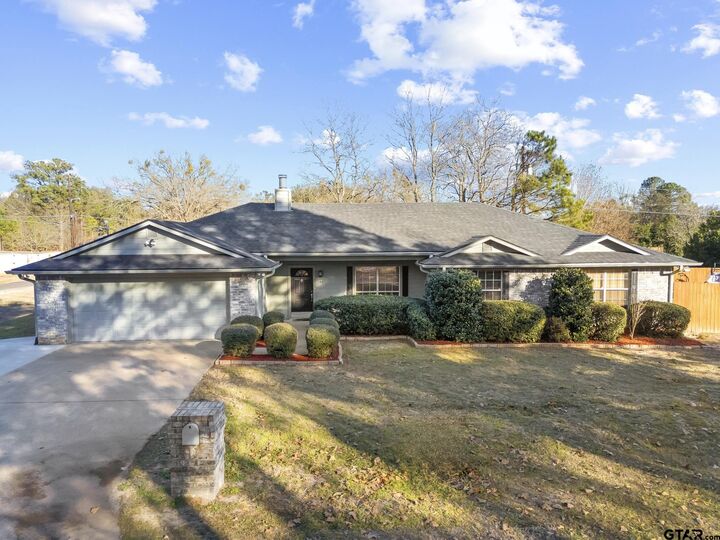 Property Photo: 190 Dwight TX 75765