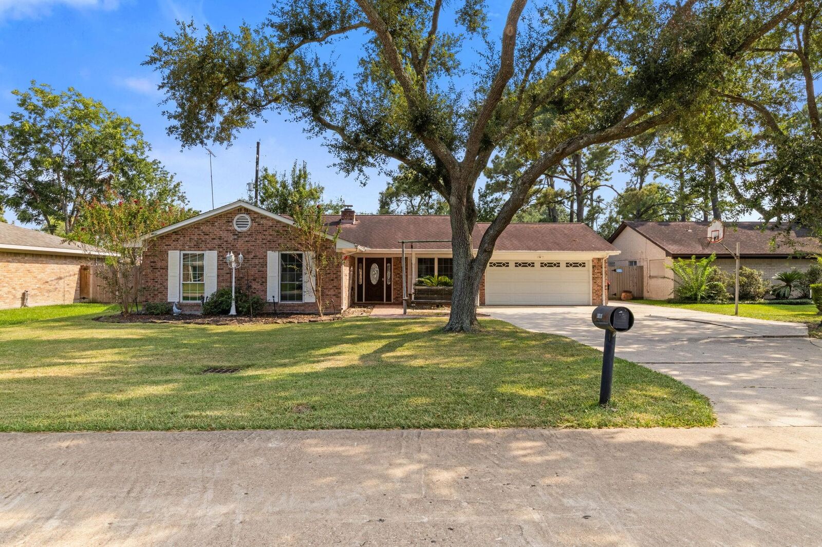 Property Photo:  10010 Pinehurst Street  TX 77521 