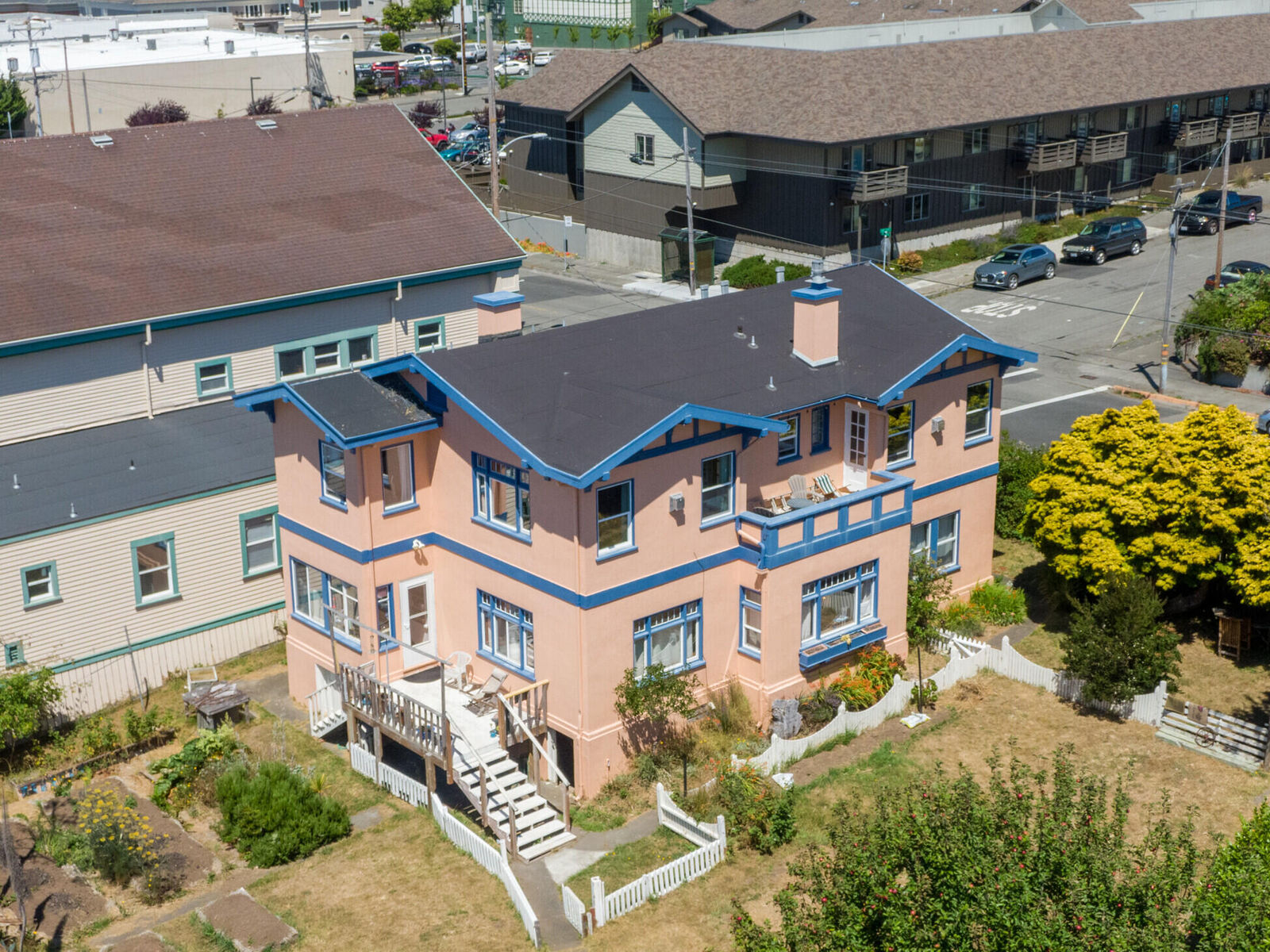 Property Photo:  902 E Street  CA 95501 