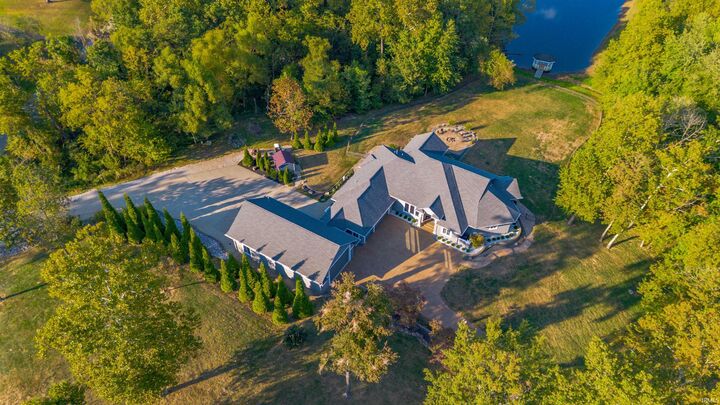 Property Photo:  1088 Hunter Boulevard  IN 47601 