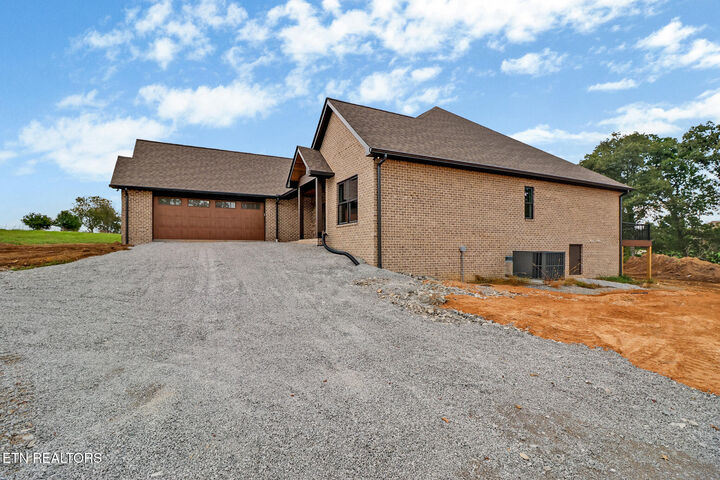 Property Photo:  5843 Dunbar Rd  TN 38572 