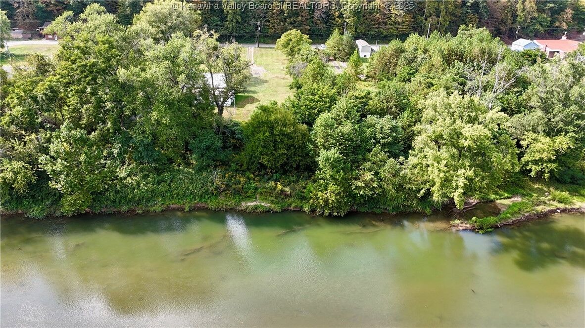 Property Photo:  19 Yellow Rose Lane  WV 25071 