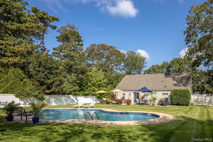 Property Photo:  3 Lacebark Lane  NY 11763 