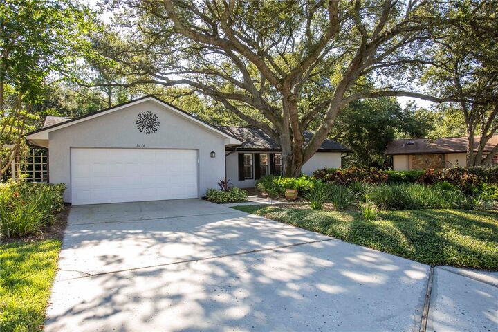 Property Photo:  3050 Glenwood Court  FL 34695 