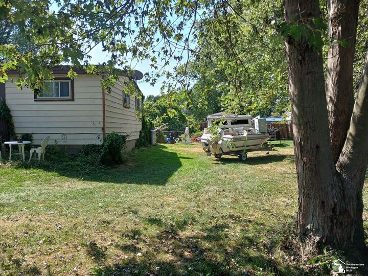 Property Photo: 3376 Navarre Street MI 48162