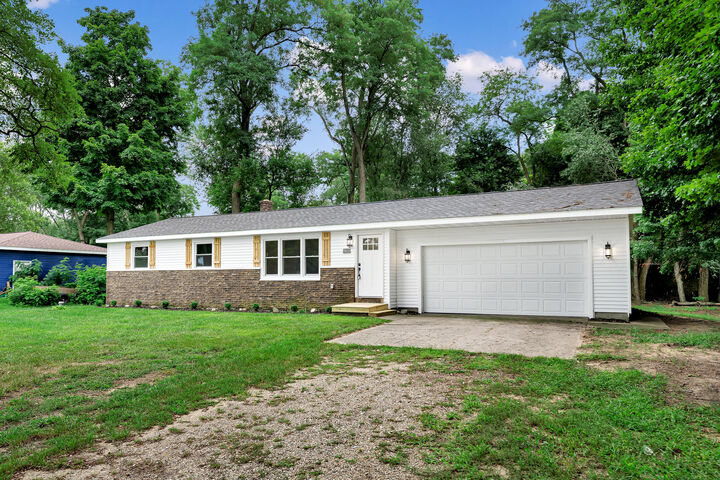 28313 58th Avenue  Paw Paw MI 49079 photo
