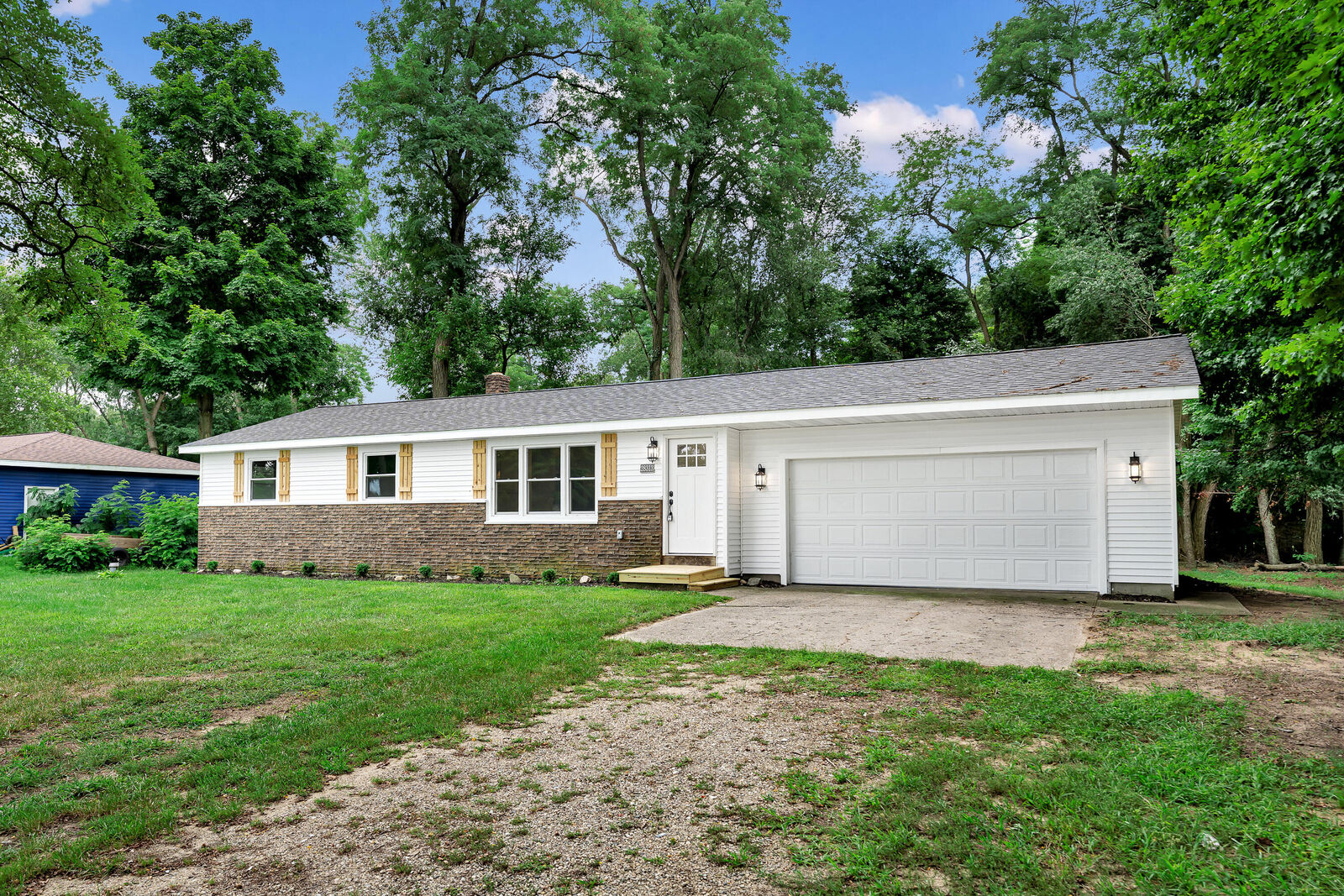 Property Photo:  28313 58th Avenue  MI 49079 