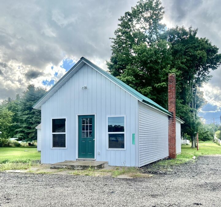 Property Photo: 4048 Bankers Road MI 49242