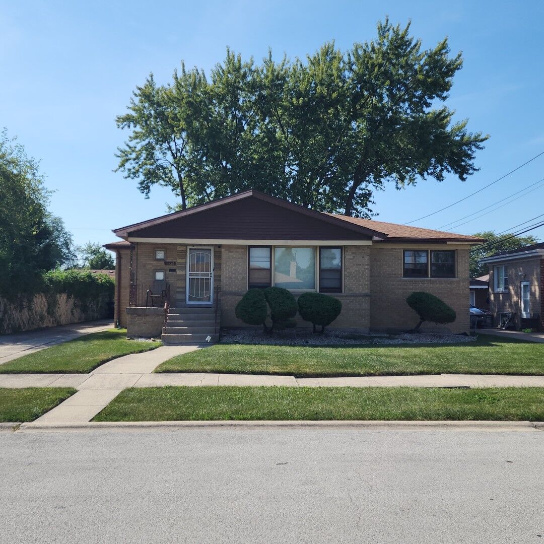 Property Photo: 16646 Maryland Avenue IL 60473